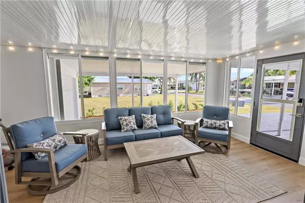 1207 Chipewa DR, Barefoot Bay, FL 32976