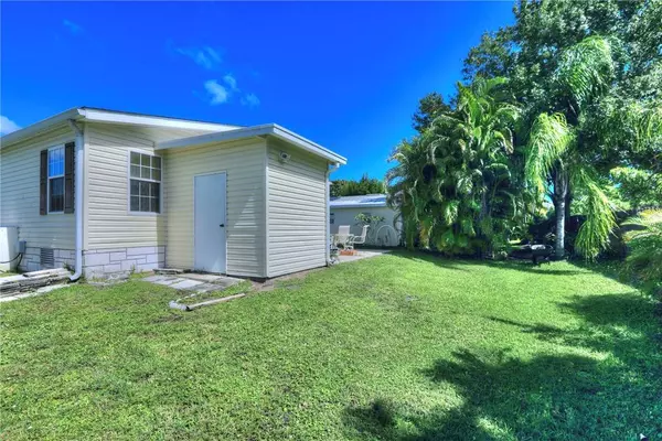 823 Tamarind CIR, Sebastian, FL 32976