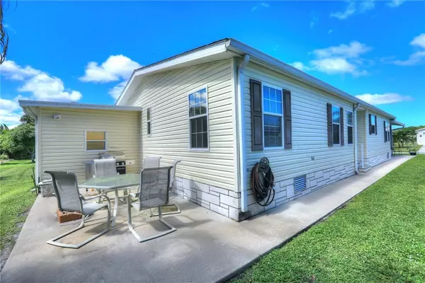 823 Tamarind CIR, Sebastian, FL 32976