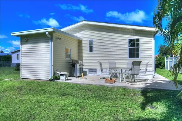 823 Tamarind CIR, Sebastian, FL 32976