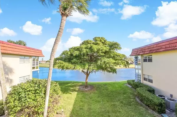 86 Crooked Tree LN #204, Vero Beach, FL 32962