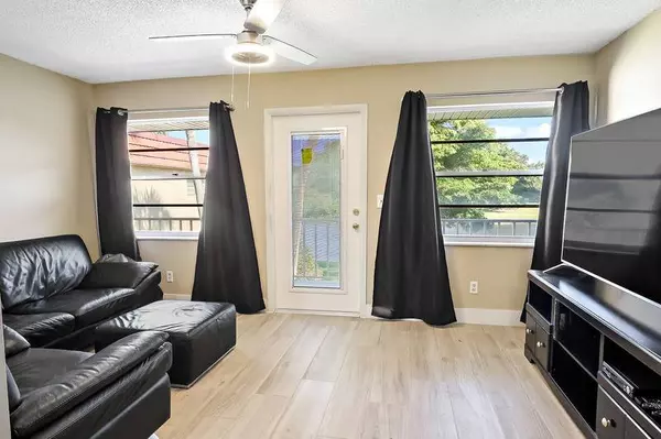 86 Crooked Tree LN #204, Vero Beach, FL 32962