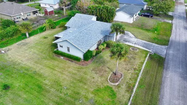 942 Chelsea AVE, Sebastian, FL 32958
