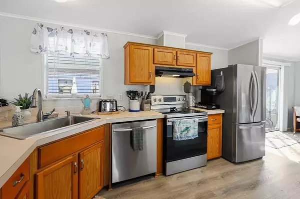 629 Puffin DR, Barefoot Bay, FL 32976