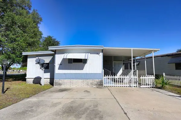 886 Hawthorn CIR, Sebastian, FL 32976