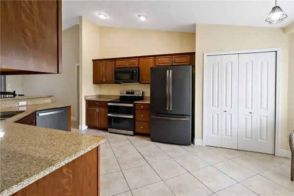 1037 Topsail LN, Sebastian, FL 32958