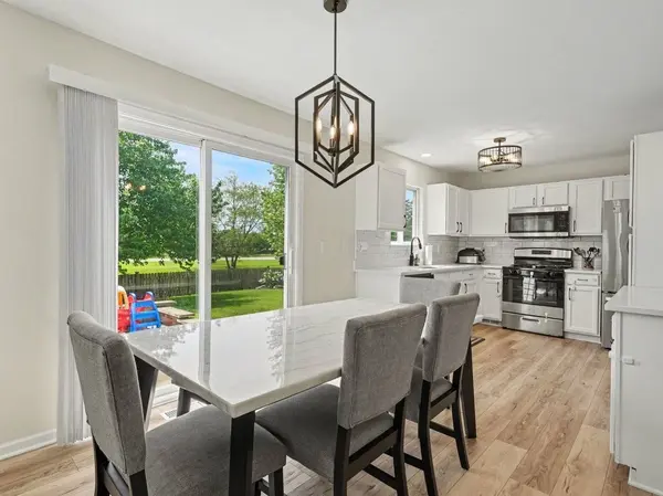 2069 Wedgewood Circle, Romeoville, IL 60446