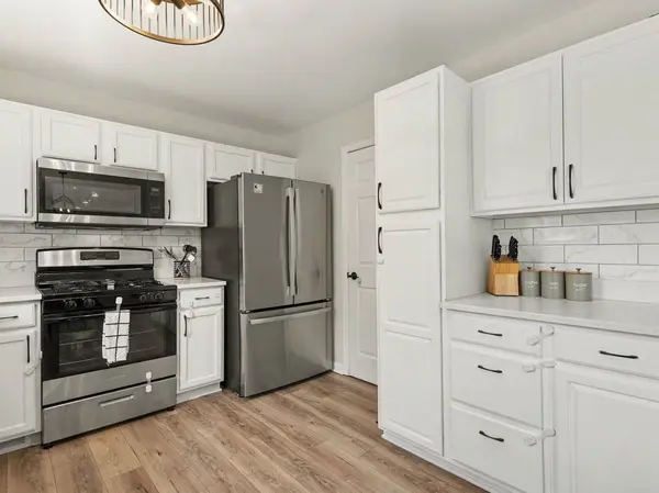 2069 Wedgewood Circle, Romeoville, IL 60446