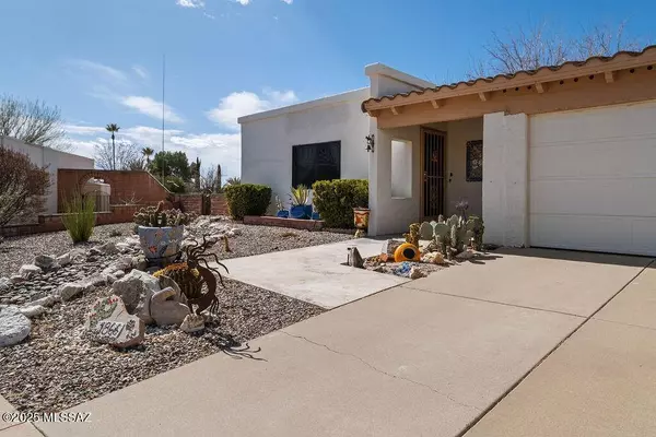 1866 S Abrego Drive, Green Valley, AZ 85614