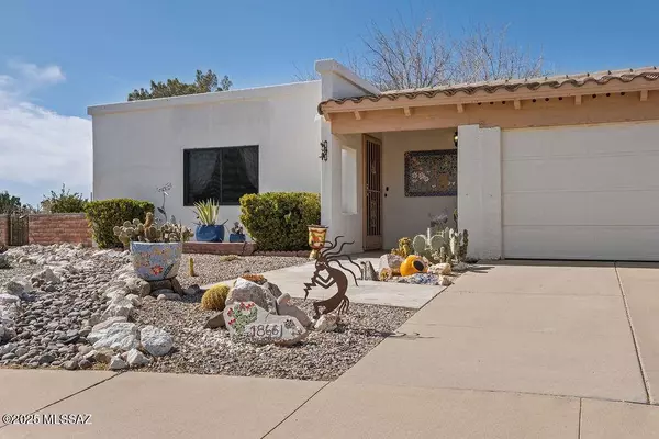 1866 S Abrego Drive, Green Valley, AZ 85614