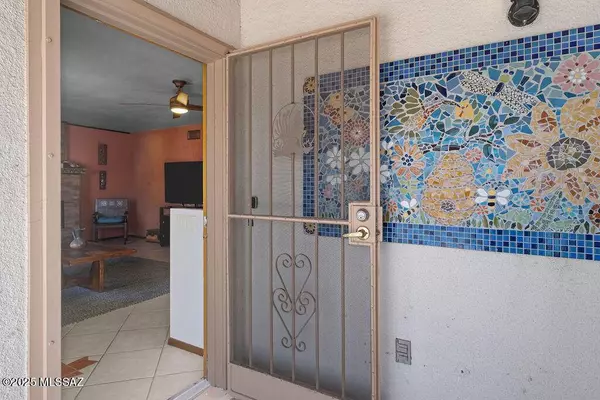 1866 S Abrego Drive, Green Valley, AZ 85614