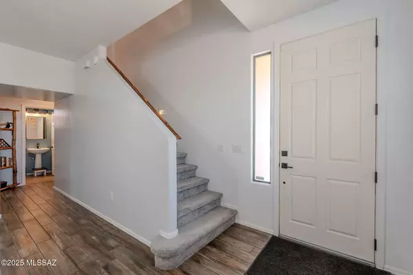 1090 E Lyle Canyon Drive, Sahuarita, AZ 85629