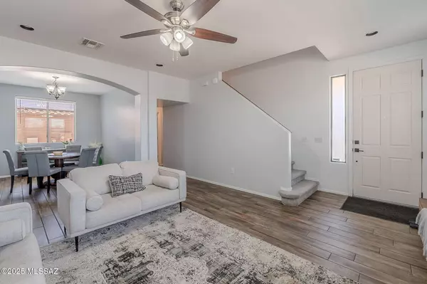 1090 E Lyle Canyon Drive, Sahuarita, AZ 85629