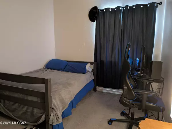 7514 W Phobos Drive, Tucson, AZ 85743