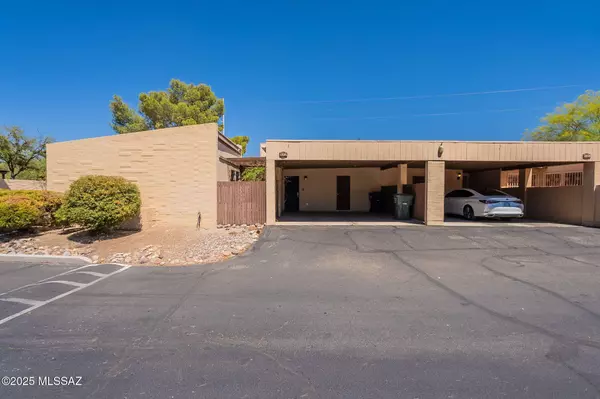 1920 N Camino Sabadell, Tucson, AZ 85715