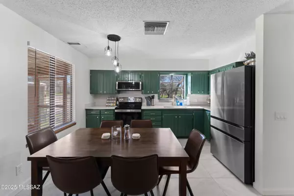 16620 S Delgado Road, Sahuarita, AZ 85629