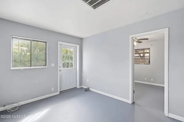 121 W Birdman Drive, Tucson, AZ 85705