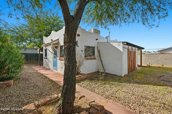 121 W Birdman Drive, Tucson, AZ 85705
