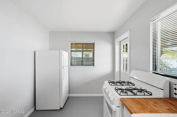 121 W Birdman Drive, Tucson, AZ 85705