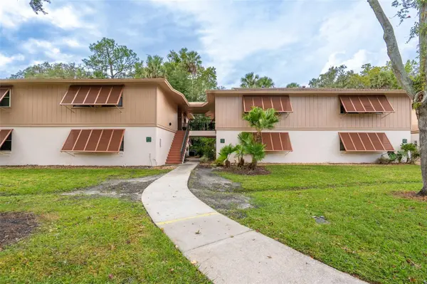 100 SWEETGUM WOODS CT #10C, Deltona, FL 32725