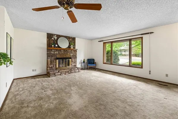 5 Harlow Dr, Bella Vista, AR 72715