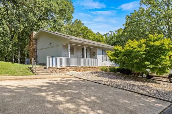 15 Abingdon Ln, Bella Vista, AR 72715