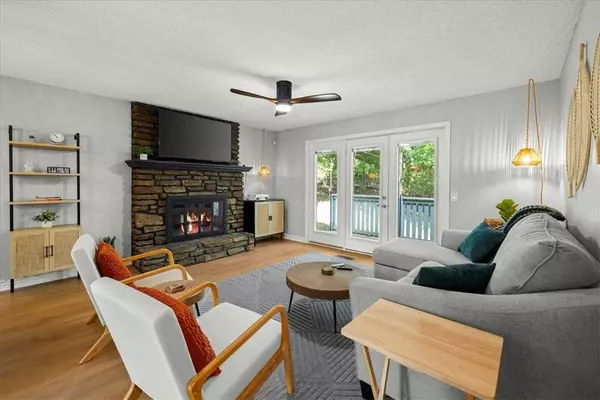 15 Abingdon Ln, Bella Vista, AR 72715