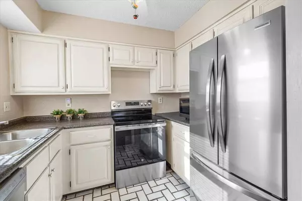 31 Abingdon Ln, Bella Vista, AR 72715