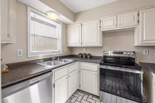 31 Abingdon Ln, Bella Vista, AR 72715