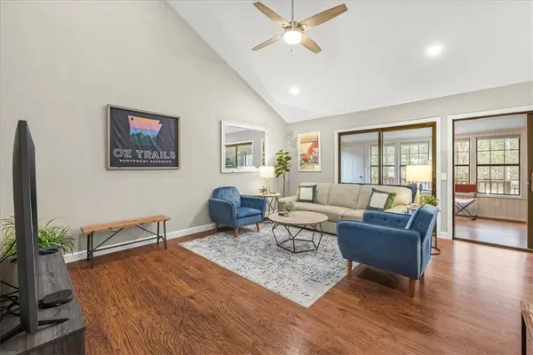 26 Melinda Ln, Bella Vista, AR 72714