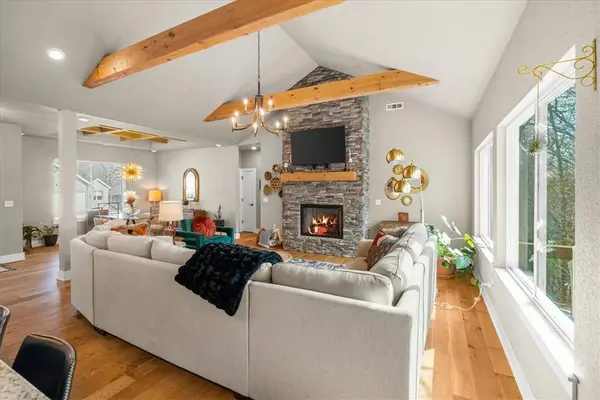 12 Reighton Dr, Bella Vista, AR 72714