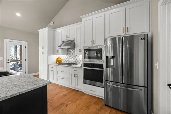 12 Reighton Dr, Bella Vista, AR 72714