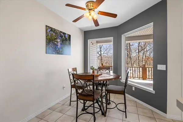 11 Milford Ln, Bella Vista, AR 72715