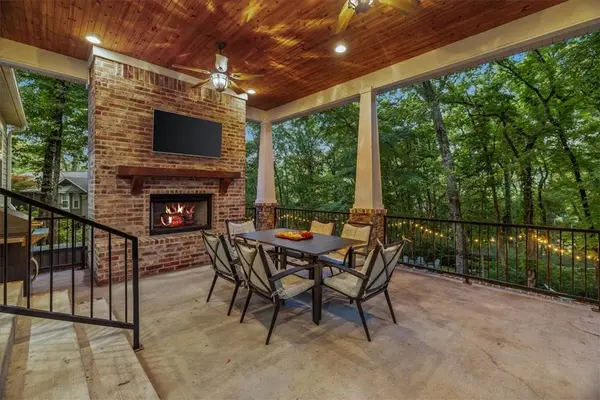 2 Hill Ln, Bella Vista, AR 72714