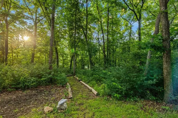 2 Hill Ln, Bella Vista, AR 72714