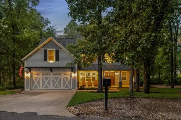 2 Hill Ln, Bella Vista, AR 72714