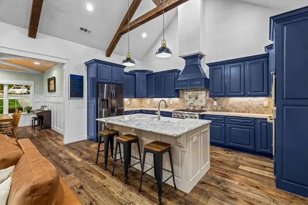 2 Hill Ln, Bella Vista, AR 72714