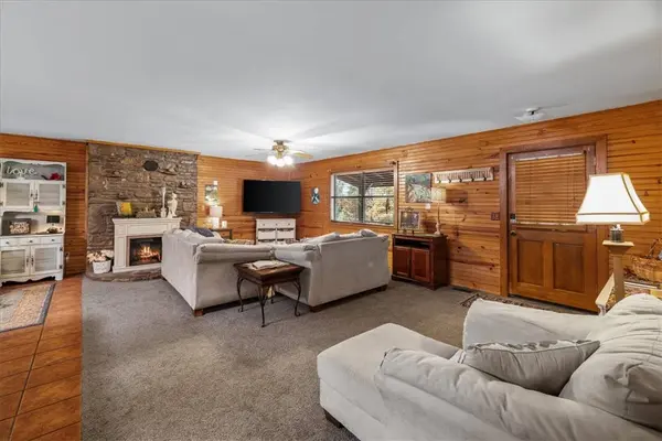 71 Northampton Dr, Bella Vista, AR 72714