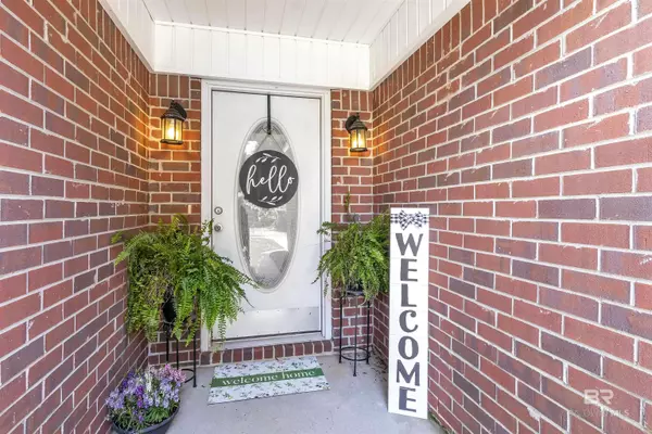 6766 Mighty Oaks Drive, Gulf Shores, AL 36542