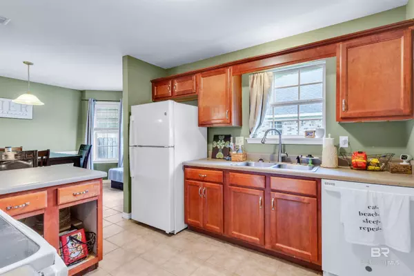 6766 Mighty Oaks Drive, Gulf Shores, AL 36542