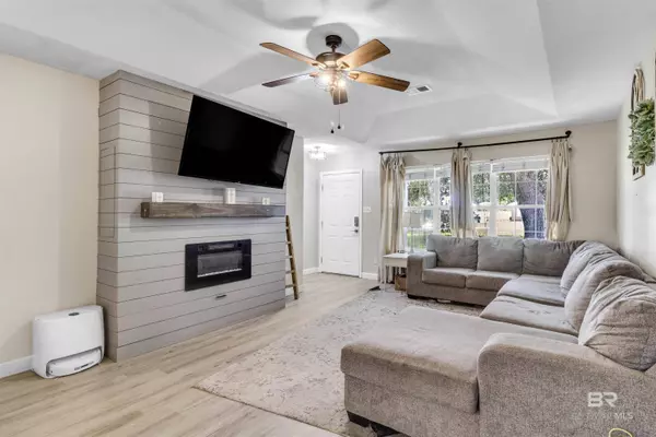 221 Howard Circle, Gulf Shores, AL 36542