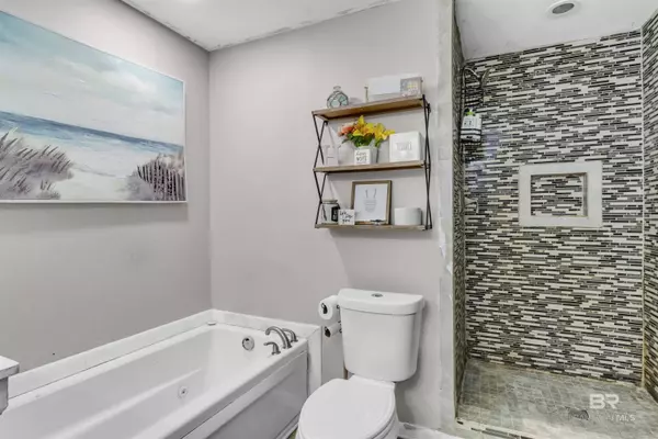 221 Howard Circle, Gulf Shores, AL 36542