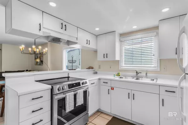 517 E Beach Boulevard #5D, Gulf Shores, AL 36542