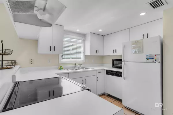 517 E Beach Boulevard #5D, Gulf Shores, AL 36542