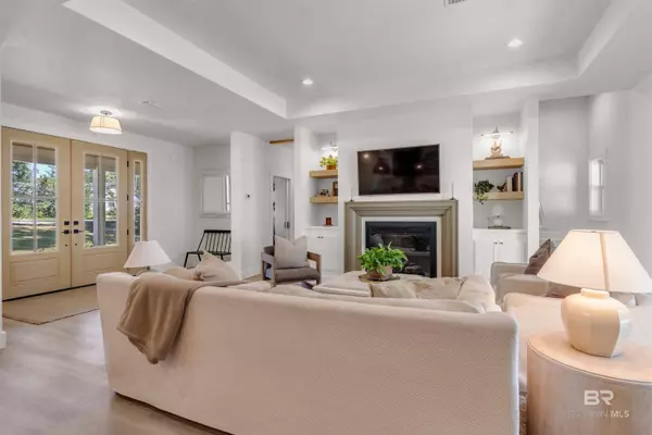 19058 James Road, Gulf Shores, AL 36542