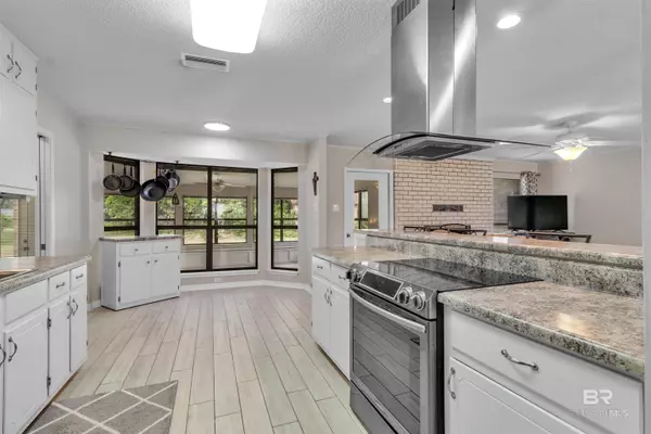 1413 Pineridge Drive, Gulf Shores, AL 36542