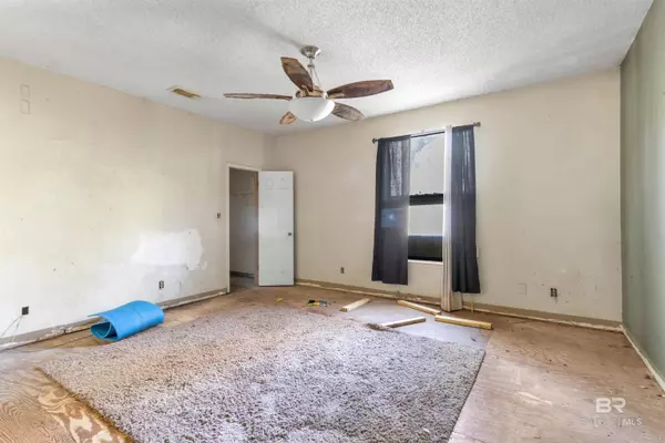 9944 John Hall Lane, Foley, AL 36535