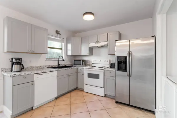 226 E 24th Avenue #15, Gulf Shores, AL 36542