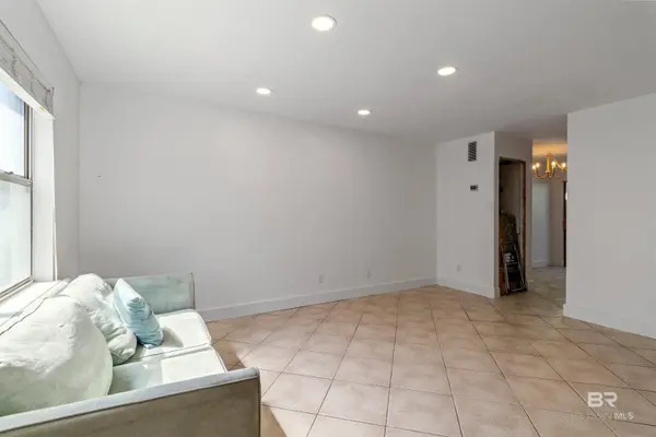 226 E 24th Avenue #15, Gulf Shores, AL 36542