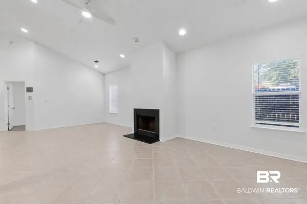 470 E 20th Ave, Gulf Shores, AL 36542